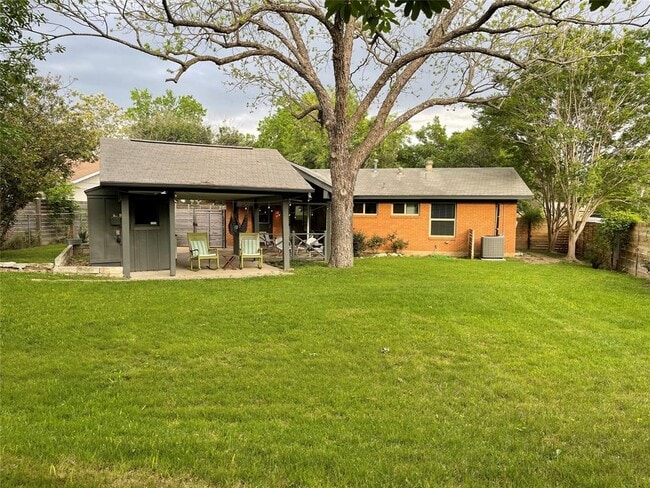 Building Photo - 4620 Englewood Dr