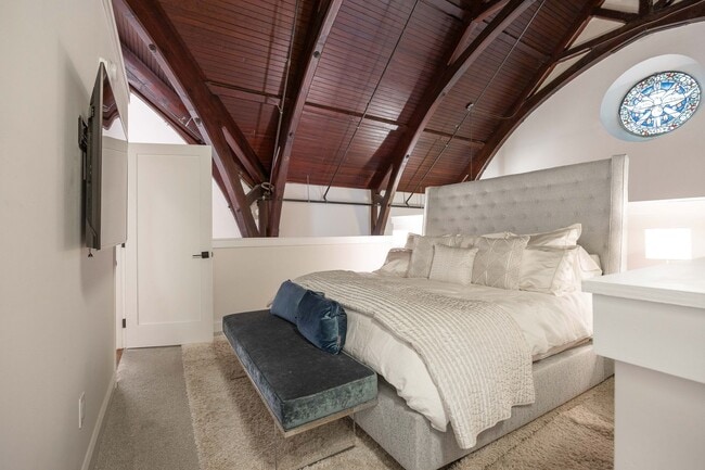 Building Photo - Newbold Square Church