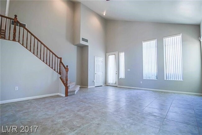 Building Photo - 348 Lakewood Garden Dr