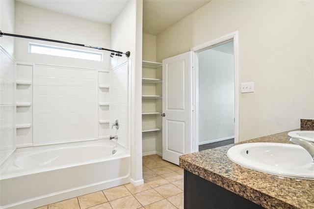 Building Photo - 9300 Castorian Dr