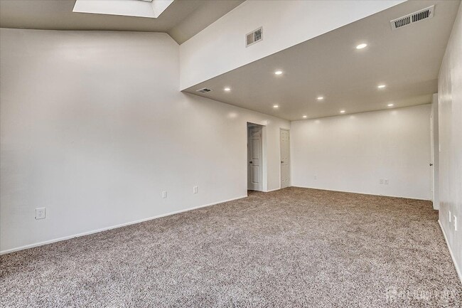 Building Photo - 213 Peach St