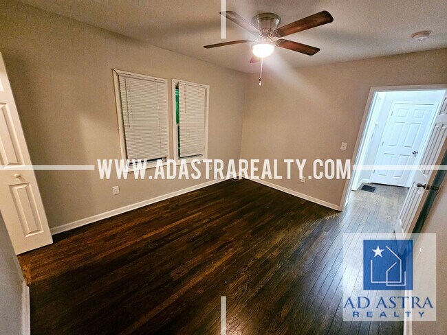 Building Photo - Beautiful 3 Bed 2 Bath Brick Home in KCMO!...