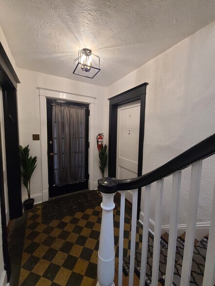 Building Photo - 6643 Blakemore St