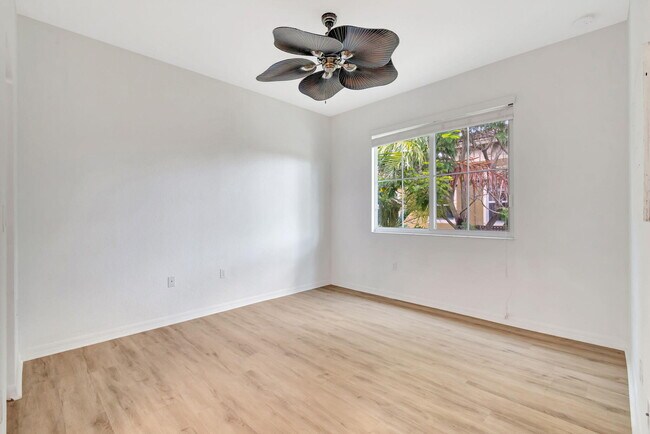 Building Photo - 157 Monterey Bay Dr