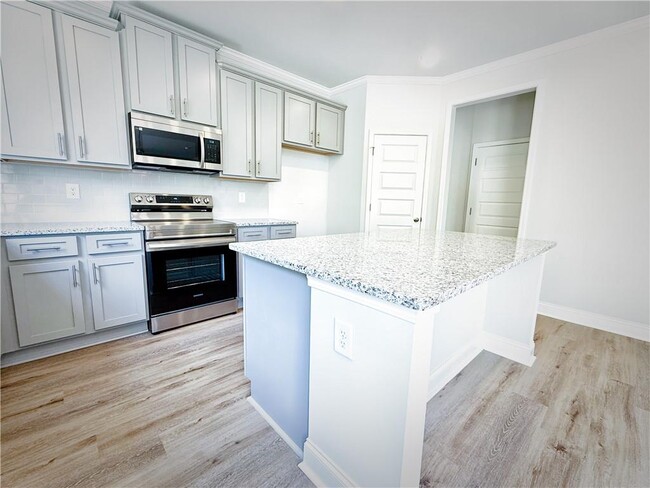 Building Photo - 7348 Rocklin Ln