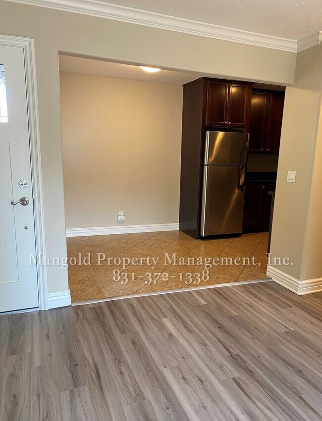 Building Photo - Spacious and Cozy Condo In Willow Glen - R...