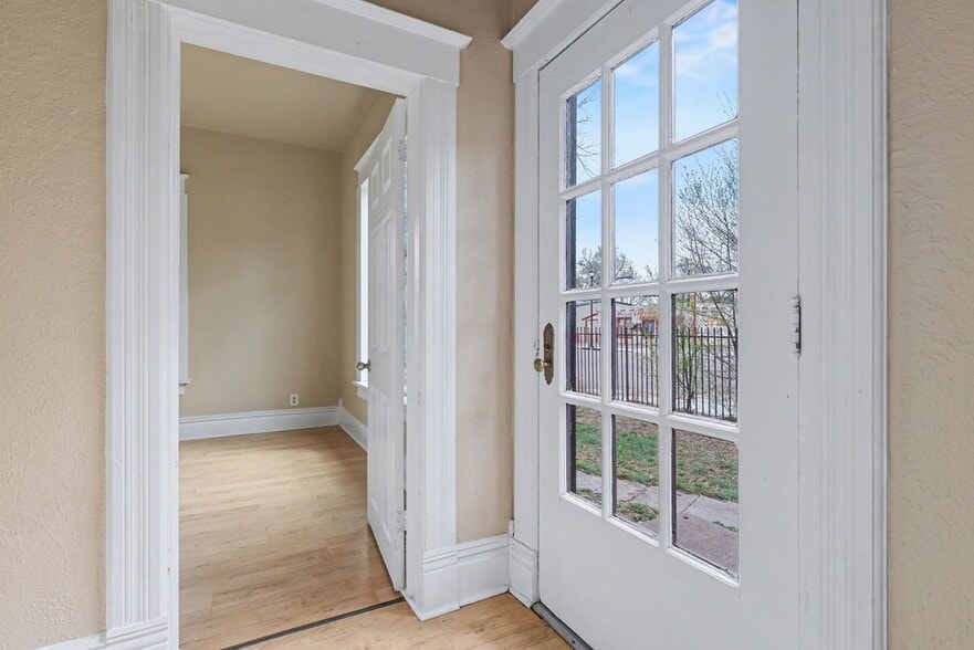 Building Photo - 3602 1/2 W Colorado Ave