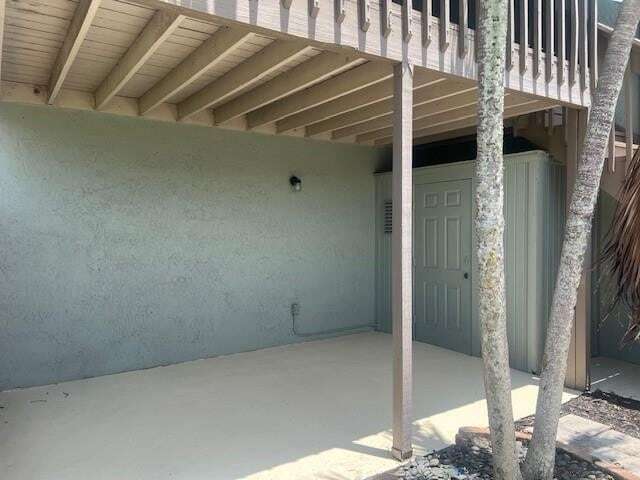Building Photo - 1132 Breezy Way