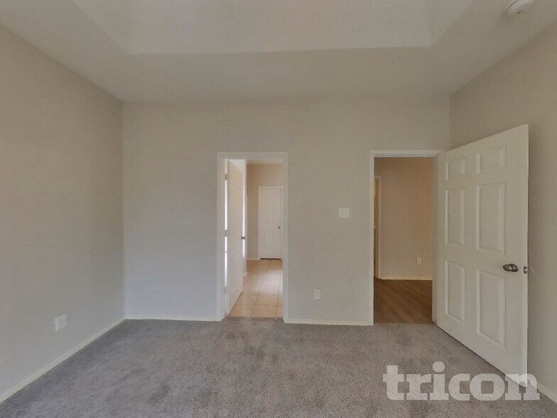 Building Photo - 2809 Thistlewood Dr