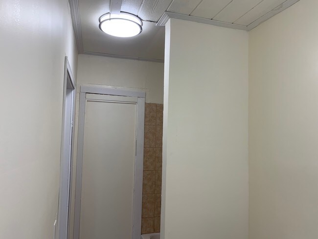 Building Photo - 134 Chestnut Ave