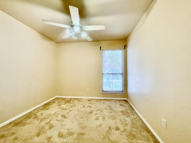 Building Photo - 1725 Dapplegrey Ln
