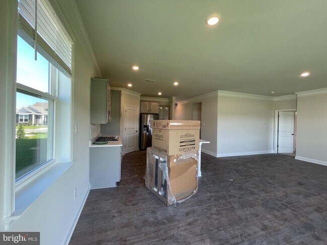 Building Photo - 33016 Blue Iris Rd
