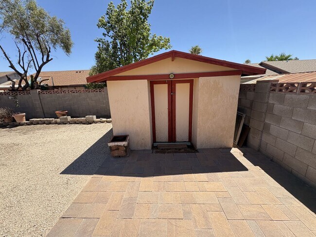 Building Photo - Convenient location in Midvale Park Close to all your needs