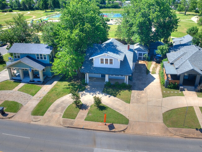 Building Photo - 1216 NW 36th St