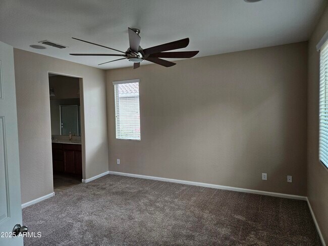 Building Photo - 7836 W Rock Springs Dr