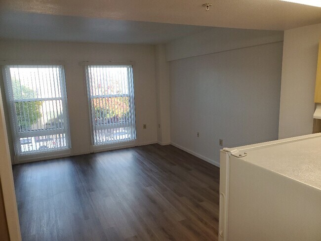 Building Photo - 7397 Monterey St