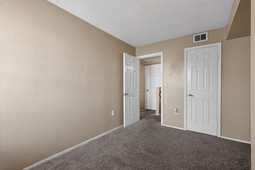 Building Photo - 1645 W Baseline Rd