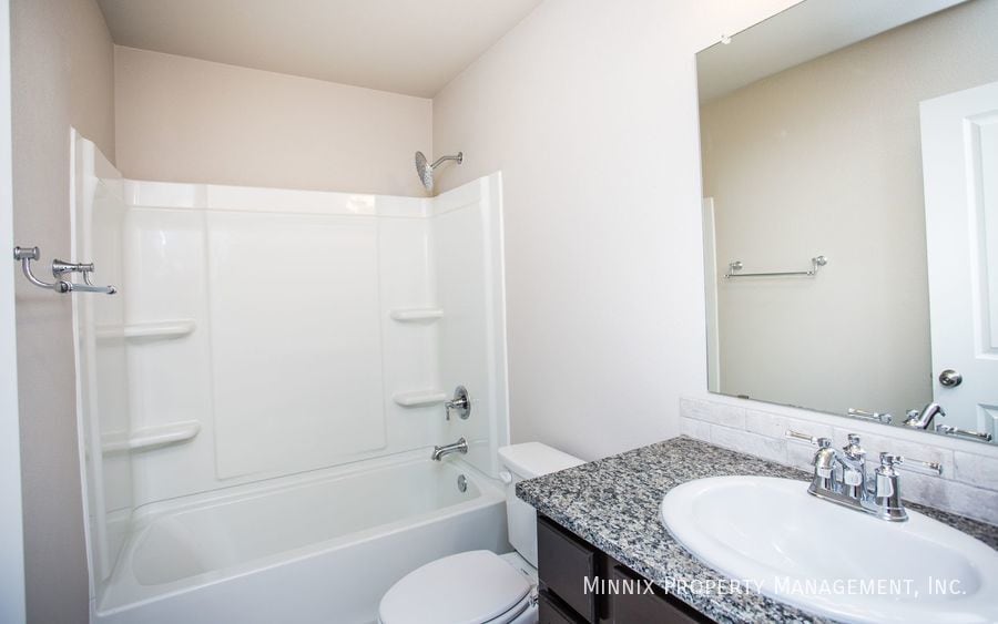 Building Photo - 10408 Winfield Ave