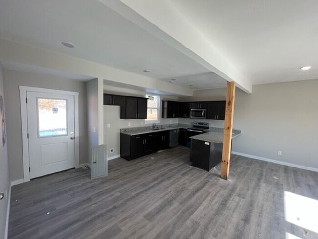 Building Photo - Brand New! Public Avenue Townhomes in Clev...