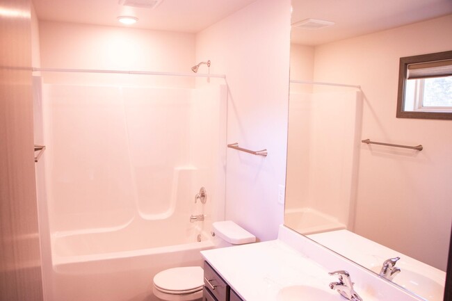 Building Photo - Brand New Southside Townhomes!