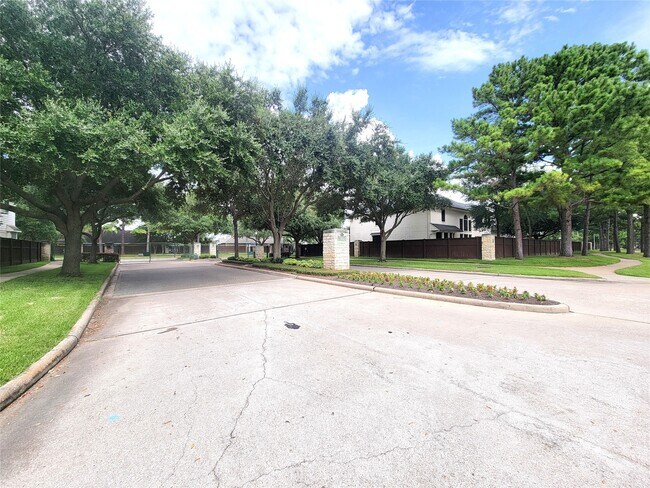 Building Photo - 17715 Laguna Trail Dr