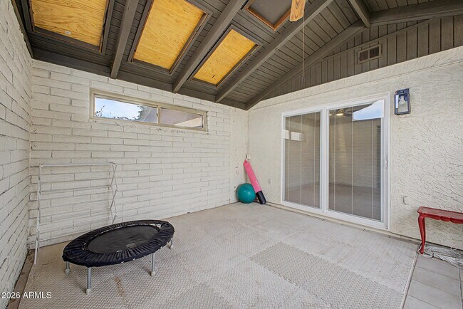 Building Photo - 8711 E Latham St
