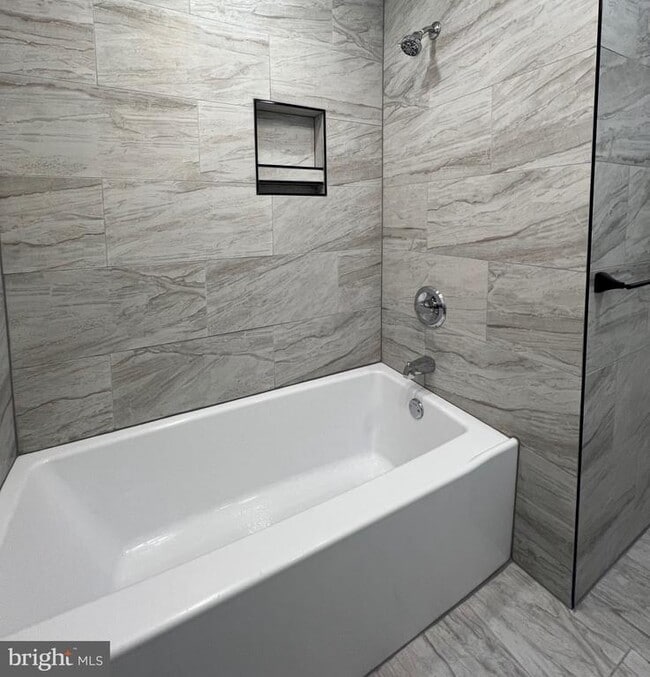 Building Photo - 169 Lawn Park Ave