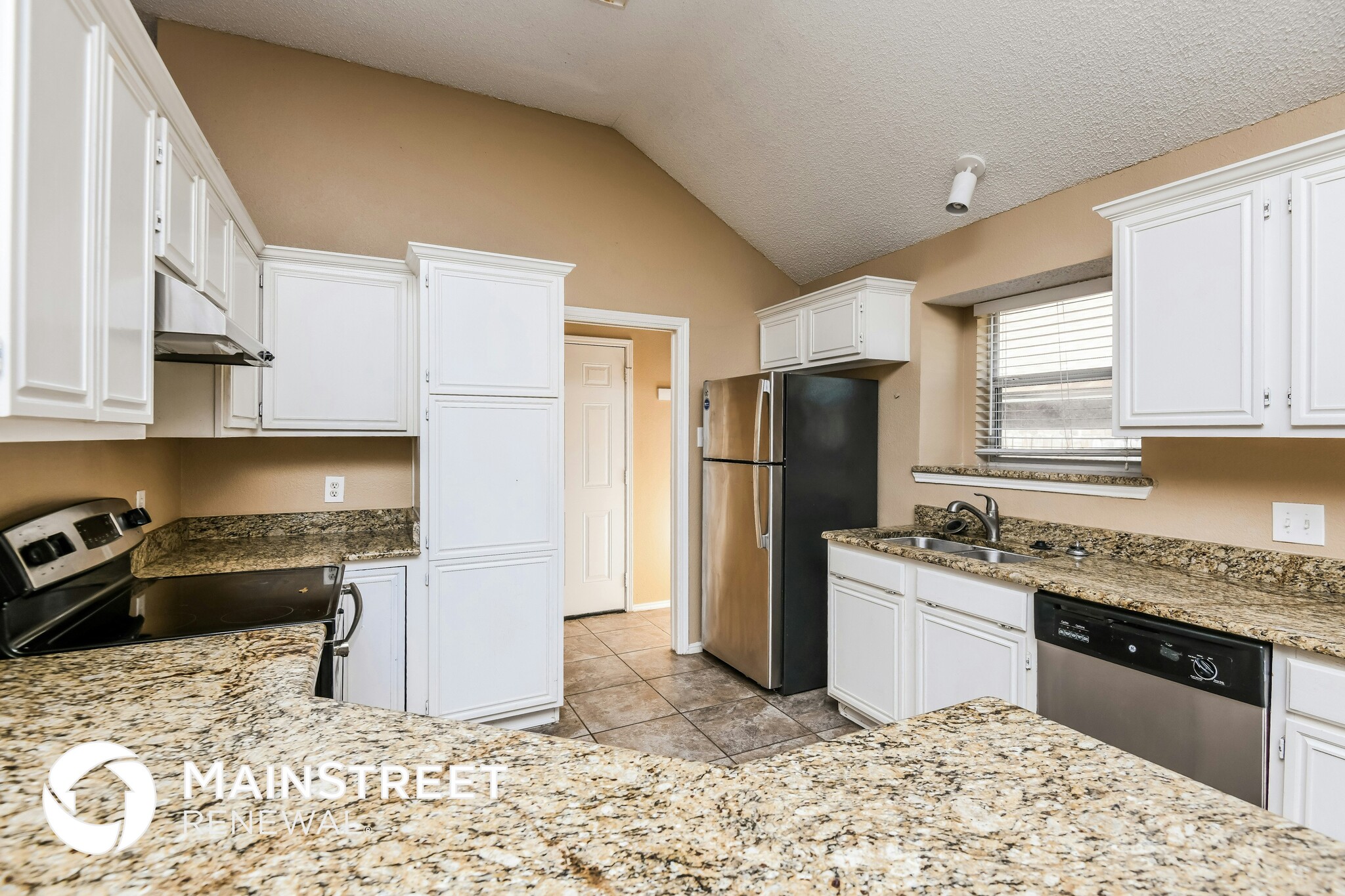 Building Photo - 10217 Maverick Dr