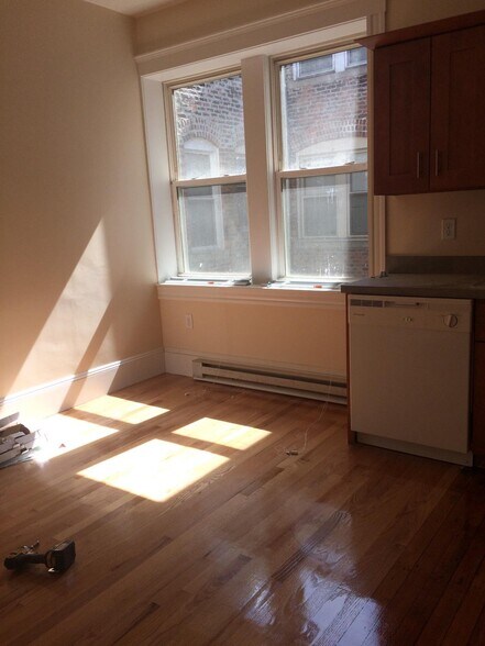 Building Photo - 883 Huntington Ave