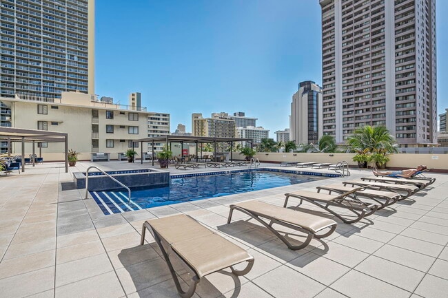 Building Photo - 2211 Ala Wai Blvd