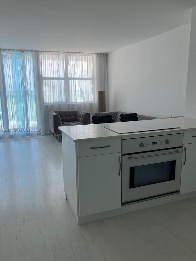 Building Photo - 3180 S Ocean Dr