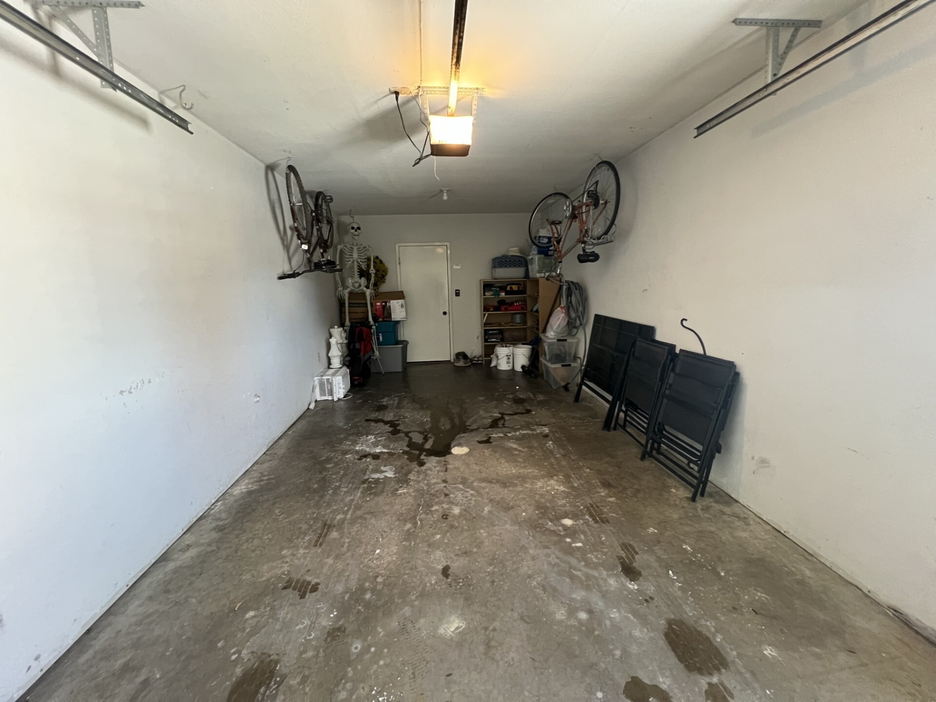 Garage - 2139 Hummingbird Dr