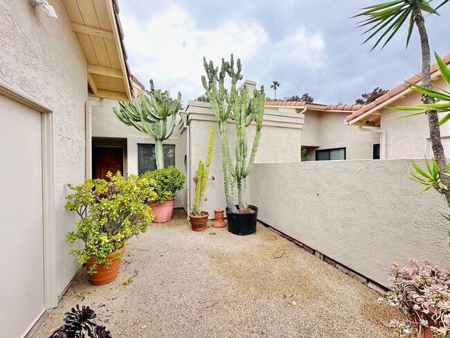 Building Photo - Serene Retreat in the Oaks North 55+ Community: Discover Your Dream Home!