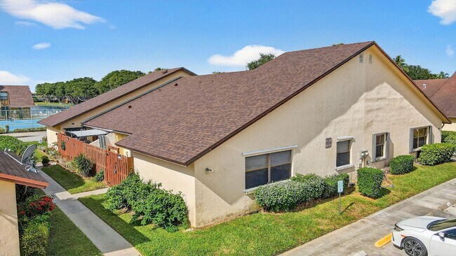 Building Photo - 484 Springdale Cir