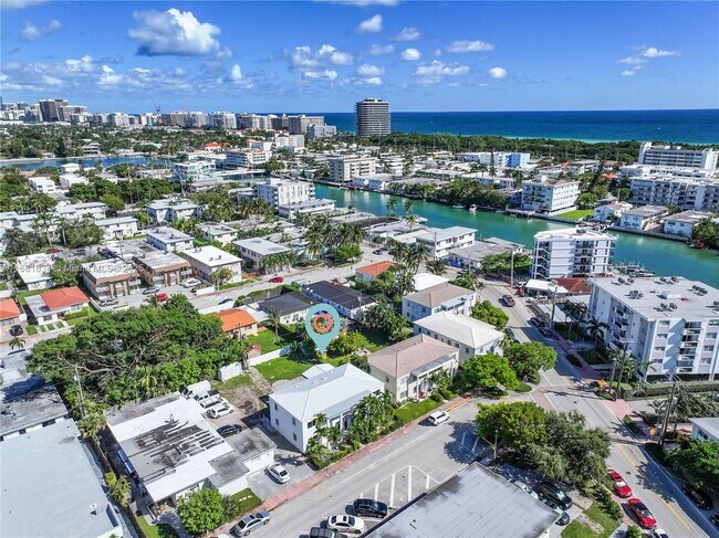 AERIAL VIEW AREA - 725 81st St