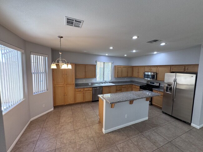 Building Photo - Centennial Hills 4-bedrooms with 2.5 bath