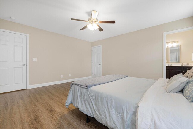 Building Photo - 2927 Watauga Rd