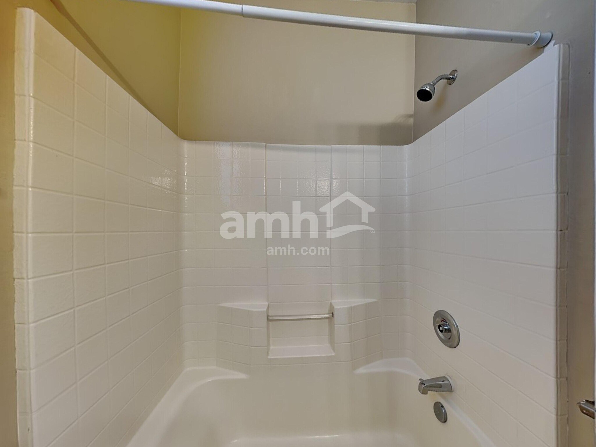 Building Photo - 7571 W State Ave