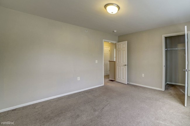 Building Photo - 3 br, 1.5 bath Apartment - Arneman Place
