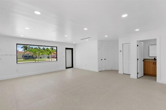 Building Photo - 9360 SW 16th St