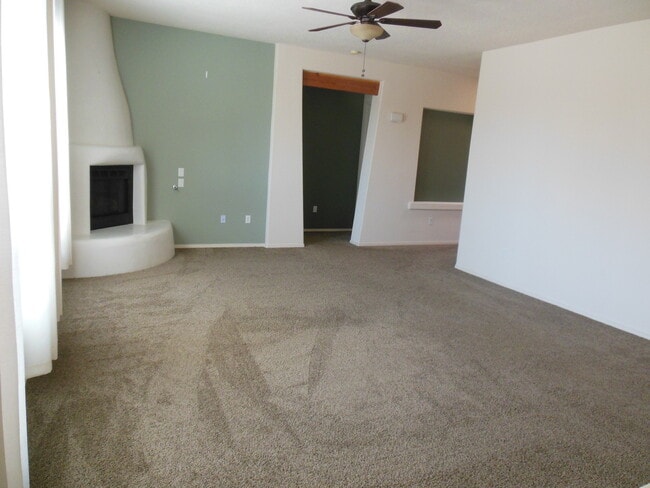 Building Photo - 1640 Arbolera Loop