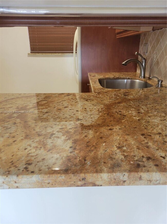 Building Photo - 120 Royal Palm Rd