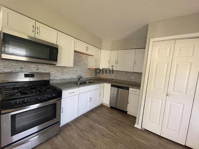 Building Photo - 5333 Aspen Ave