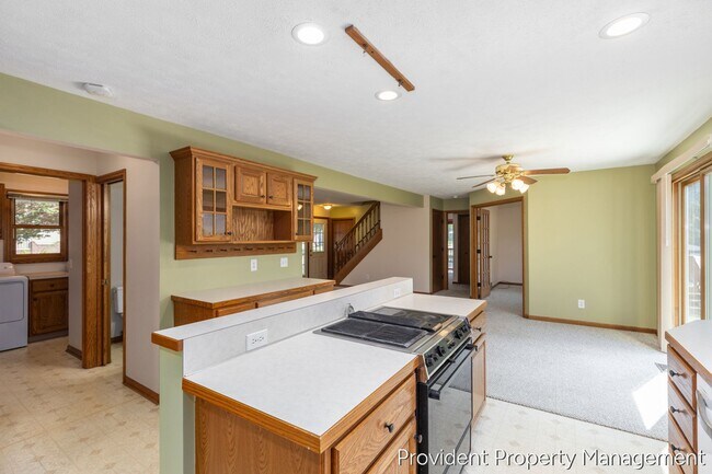Building Photo - Spacious 4 Bedroom / 2.5 Bath Home with Byron Center Schools