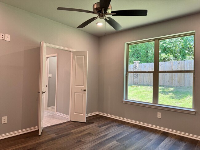 Building Photo - 448 Preston Rdg Dr