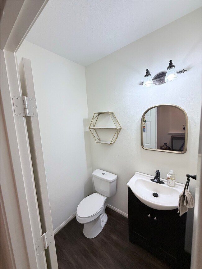 Building Photo - 18406 S Roaring River Ct