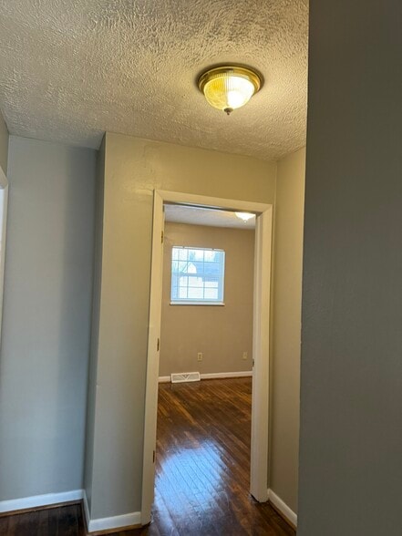 Building Photo - 3715 Perry Worth Rd