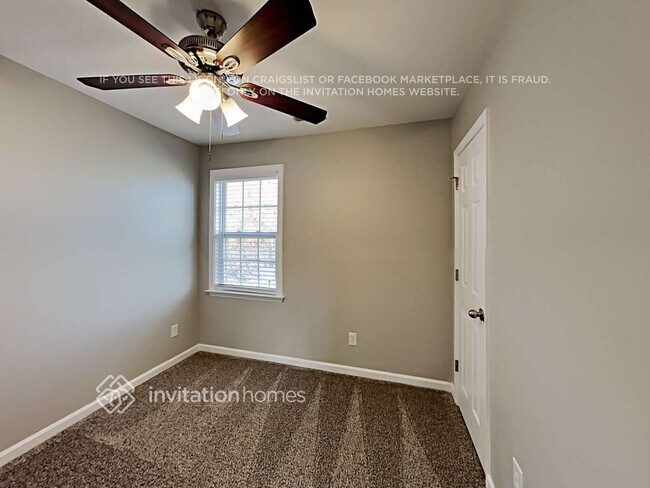 Building Photo - 402 Zircon Ln