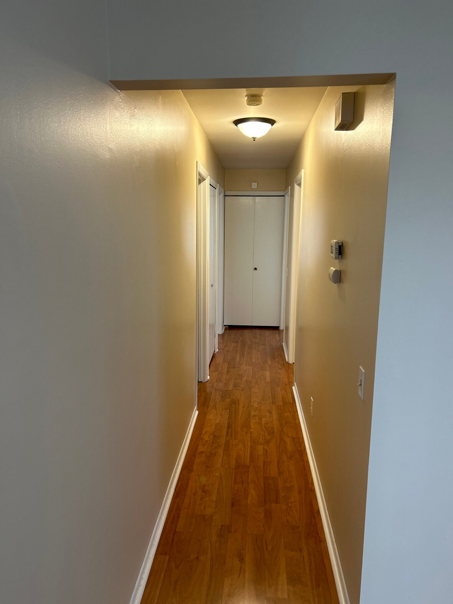 Building Photo - 325 W Woodruff Ave
