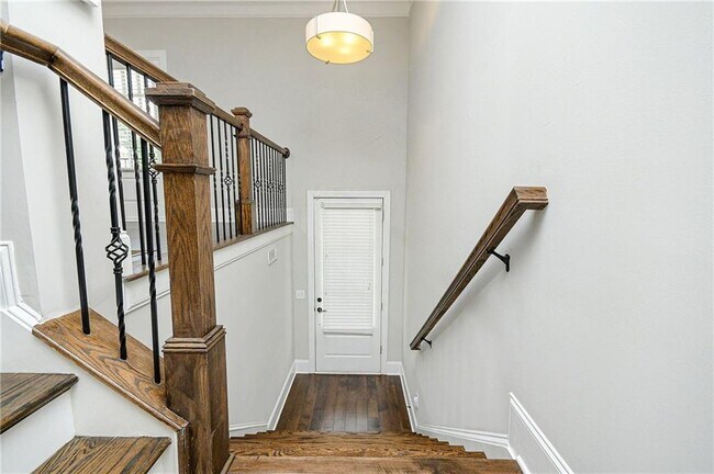 Building Photo - 1299 Linden Ct